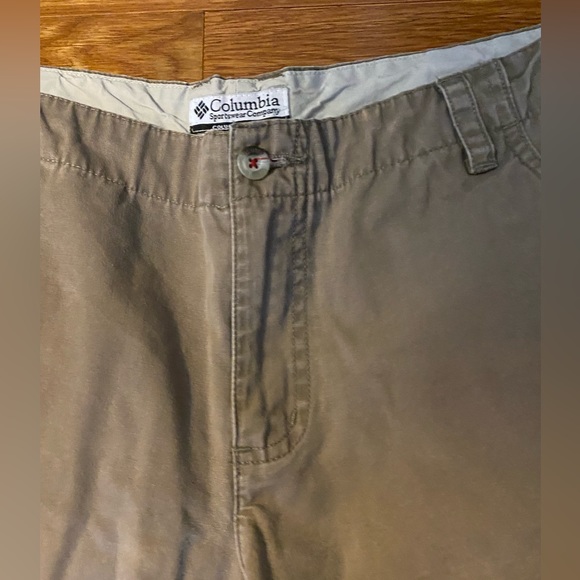 Columbia Cargo-Like Shorts Women’s Tan Size 10 - Picture 3 of 10